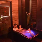 Tatil Evi Business-romantique, Jacuzzi, Billard *